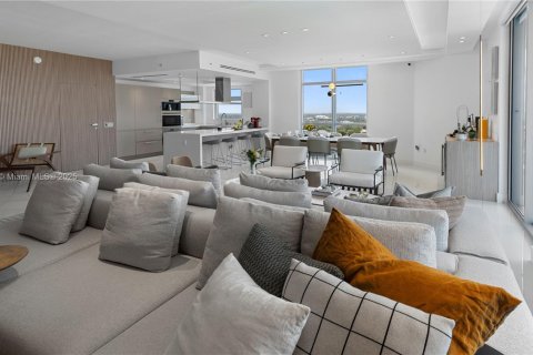 Copropriété à vendre à North Miami Beach, Floride: 2 chambres, 182.27 m2 № 1842404 - photo 2