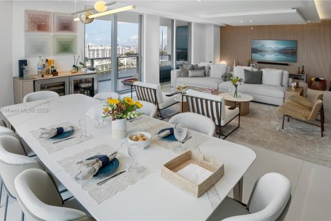 Copropriété à vendre à North Miami Beach, Floride: 2 chambres, 182.27 m2 № 1842404 - photo 1