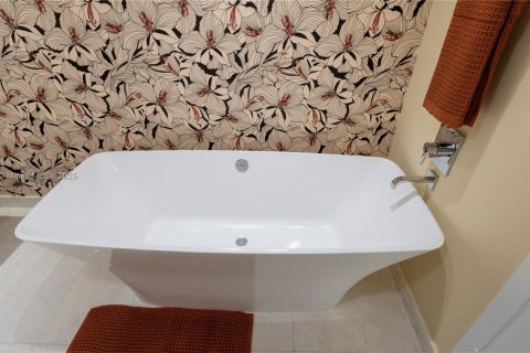 Copropriété à vendre à North Miami Beach, Floride: 2 chambres, 182.27 m2 № 1842404 - photo 22
