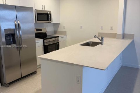 Touwnhouse à louer à Homestead, Floride: 3 chambres № 2017986 - photo 4