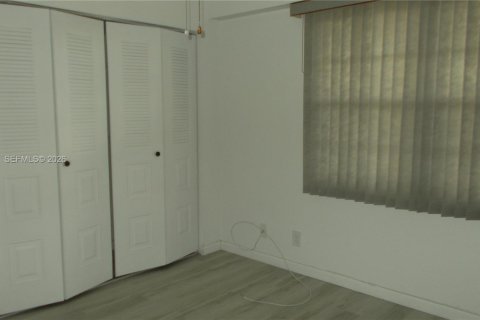 Copropriété à louer à Pembroke Pines, Floride: 2 chambres, 140.1 m2 № 2001329 - photo 8