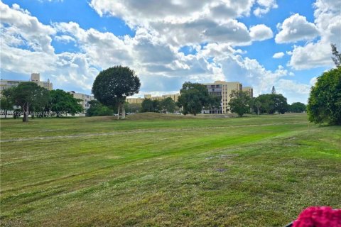 Condo in Lauderhill, Florida, 2 bedrooms  № 1958764 - photo 28