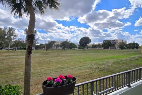 Condo in Lauderhill, Florida, 2 bedrooms  № 1958764 - photo 29