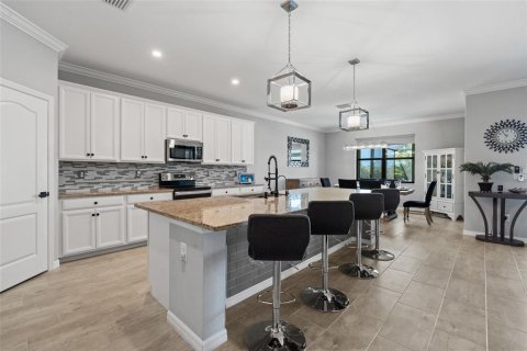 House in Estero, Florida 3 bedrooms, 227.15 sq.m. № 1841951 - photo 9