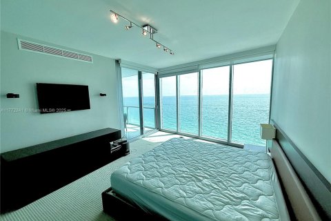 Condominio en venta en Sunny Isles Beach, Florida, 4 dormitorios, 222.41 m2 № 1737796 - foto 10