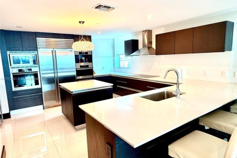 Condominio en venta en Sunny Isles Beach, Florida, 4 dormitorios, 222.41 m2 № 1737796 - foto 8