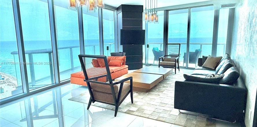 Condominio en Sunny Isles Beach, Florida, 4 dormitorios № 1737796