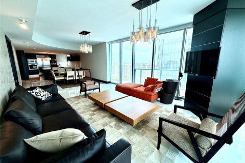 Condominio en venta en Sunny Isles Beach, Florida, 4 dormitorios, 222.41 m2 № 1737796 - foto 3