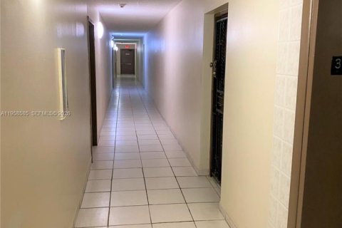 Condominio en venta en Miami, Florida, 2 dormitorios, 72.65 m2 № 2017767 - foto 15