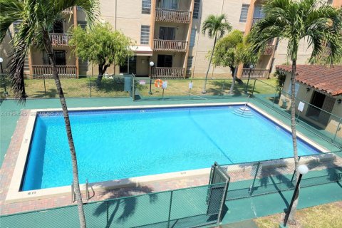 Condominio en venta en Miami, Florida, 2 dormitorios, 72.65 m2 № 2017767 - foto 13