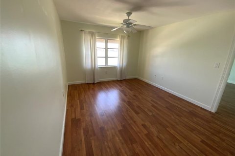 Condo in Saint Petersburg, Florida, 1 bedroom  № 1616491 - photo 9