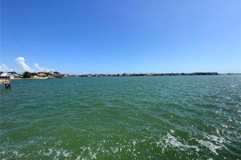 Condo in Saint Petersburg, Florida, 1 bedroom  № 1616491 - photo 14