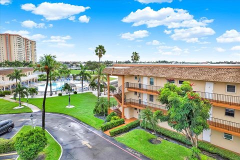 Condominio en venta en Saint Petersburg, Florida, 1 dormitorio, 68.56 m2 № 1616491 - foto 23