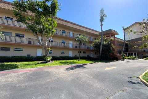 Condo in Saint Petersburg, Florida, 1 bedroom  № 1616491 - photo 3