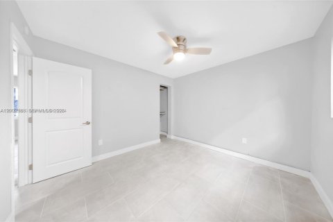 House in Miami, Florida 1 bedroom, 55.74 sq.m. № 2067664 - photo 9