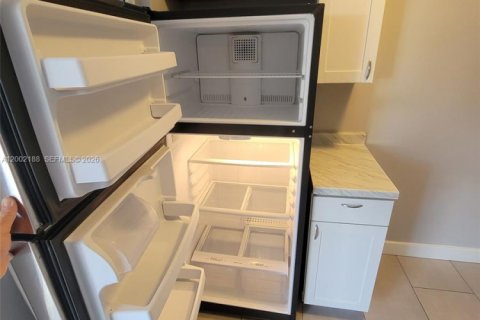 House in Miami, Florida 1 bedroom, 55.74 sq.m. № 2067664 - photo 14