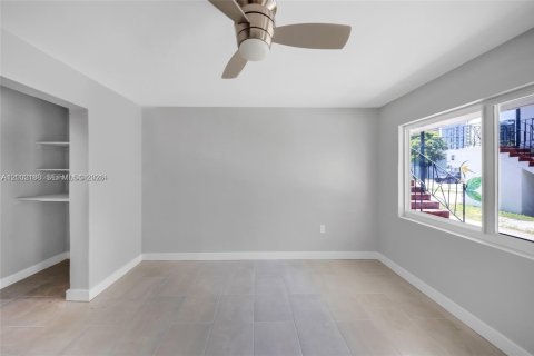 House in Miami, Florida 1 bedroom, 55.74 sq.m. № 2067664 - photo 10