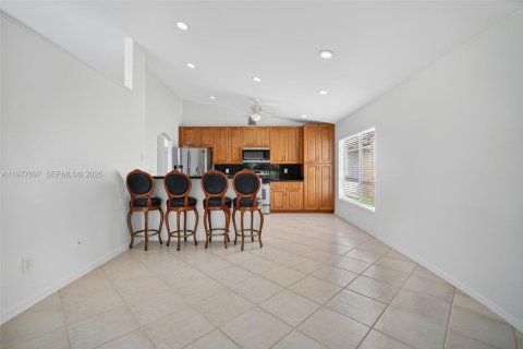 Villa ou maison à louer à Boca Raton, Floride: 3 chambres, 153.66 m2 № 2041840 - photo 6