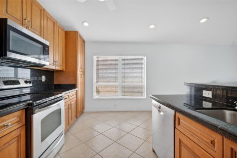 Villa ou maison à louer à Boca Raton, Floride: 3 chambres, 153.66 m2 № 2041840 - photo 11