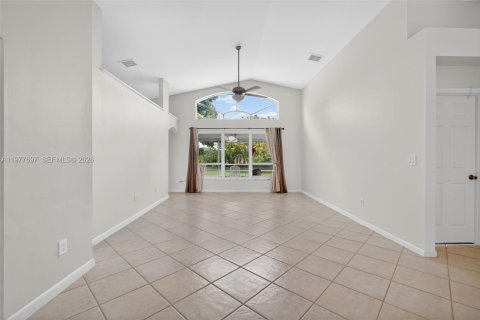 Villa ou maison à louer à Boca Raton, Floride: 3 chambres, 153.66 m2 № 2041840 - photo 13