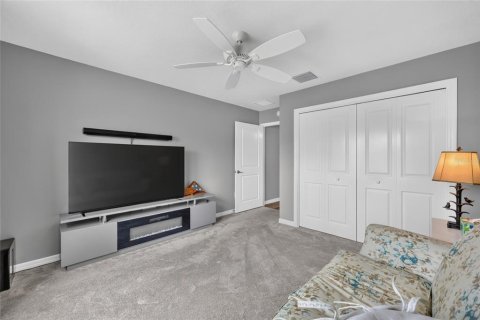 House in The Villages, Florida 3 bedrooms, 182.92 sq.m. № 2215594 - photo 13