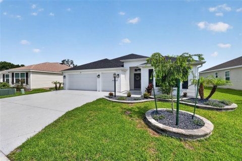 House in The Villages, Florida 3 bedrooms, 182.92 sq.m. № 2215594 - photo 5