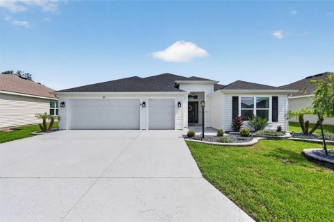 House in The Villages, Florida 3 bedrooms, 182.92 sq.m. № 2215594 - photo 3