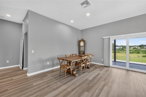 House in The Villages, Florida 3 bedrooms, 182.92 sq.m. № 2215594 - photo 20