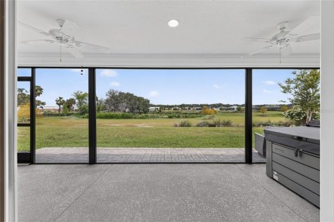 House in The Villages, Florida 3 bedrooms, 182.92 sq.m. № 2215594 - photo 9