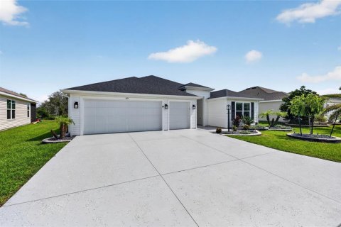 House in The Villages, Florida 3 bedrooms, 182.92 sq.m. № 2215594 - photo 4