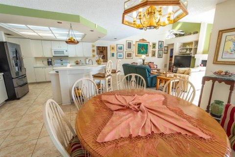 Villa ou maison à vendre à Wesley Chapel, Floride: 4 chambres, 303.23 m2 № 1913122 - photo 13