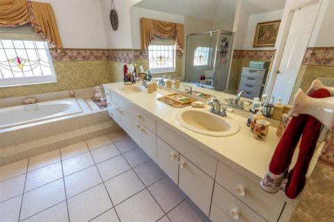 Villa ou maison à vendre à Wesley Chapel, Floride: 4 chambres, 303.23 m2 № 1913122 - photo 11