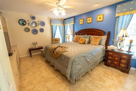 Villa ou maison à vendre à Wesley Chapel, Floride: 4 chambres, 303.23 m2 № 1913122 - photo 19