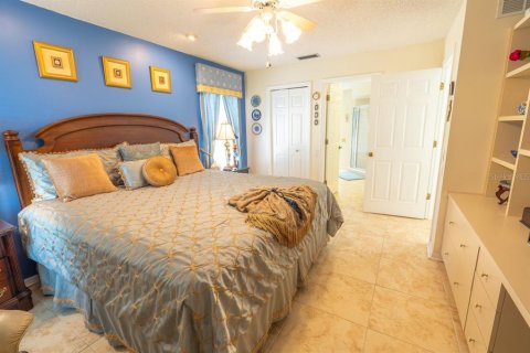 Villa ou maison à vendre à Wesley Chapel, Floride: 4 chambres, 303.23 m2 № 1913122 - photo 20
