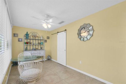 Condo in Gulfport, Florida, 2 bedrooms № 2151254 - photo 11