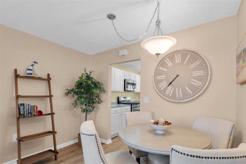 Condo in Gulfport, Florida, 2 bedrooms № 2151254 - photo 16