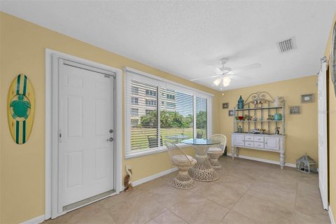 Condo in Gulfport, Florida, 2 bedrooms № 2151254 - photo 10
