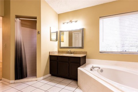 House in Lake Mary, Florida 4 bedrooms, 187.85 sq.m. № 1905191 - photo 7