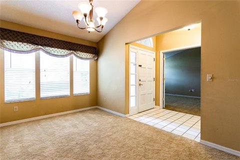 House in Lake Mary, Florida 4 bedrooms, 187.85 sq.m. № 1905191 - photo 3