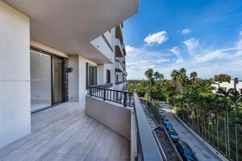 Condo in Key Biscayne, Florida, 3 bedrooms  № 1861570 - photo 21