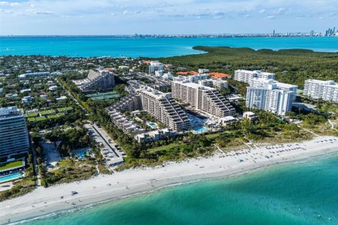 Condo in Key Biscayne, Florida, 3 bedrooms  № 1861570 - photo 1