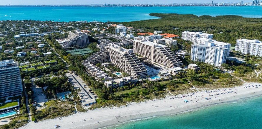Condo in Key Biscayne, Florida, 3 bedrooms  № 1861570