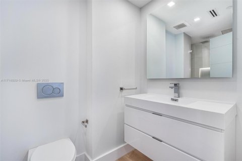 Condo in Key Biscayne, Florida, 3 bedrooms  № 1861570 - photo 24