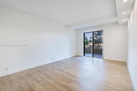 Condo in Key Biscayne, Florida, 3 bedrooms  № 1861570 - photo 11
