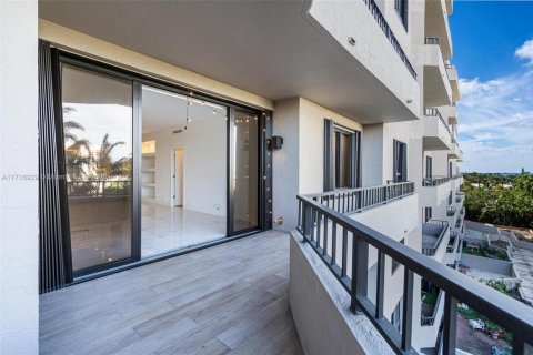 Condo in Key Biscayne, Florida, 3 bedrooms  № 1861570 - photo 22