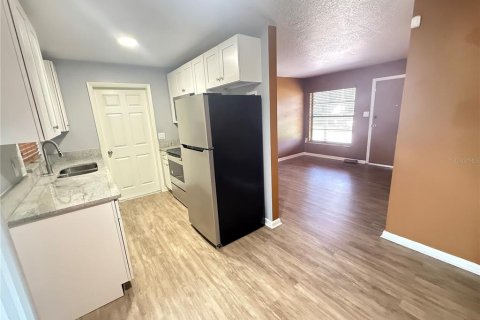 Villa ou maison à louer à Orlando, Floride: 3 chambres, 95.13 m2 № 2384480 - photo 2