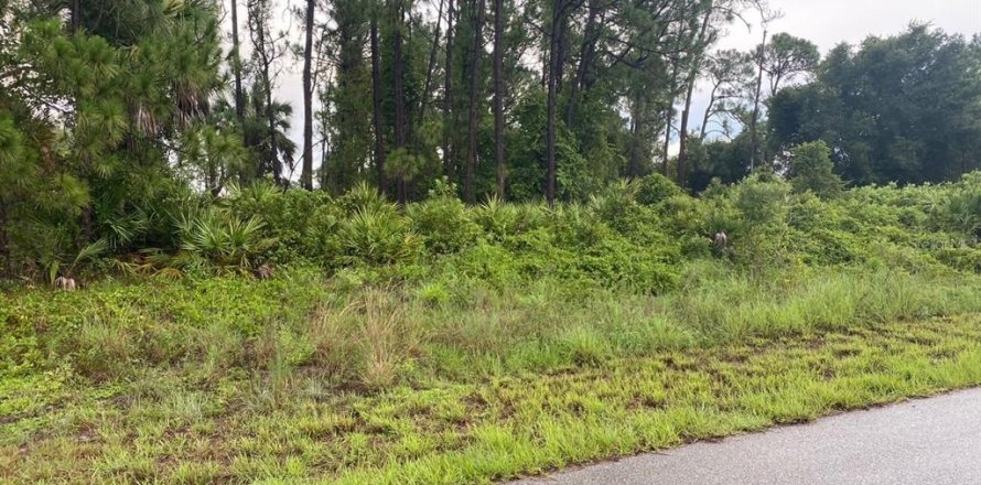 Terreno en North Port, Florida № 2159441