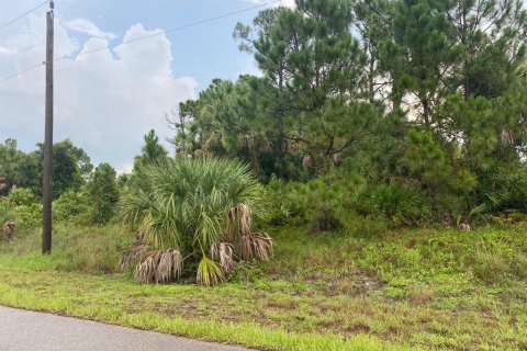 Terreno en venta en North Port, Florida № 2159441 - foto 2