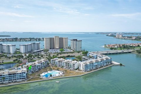 Condo à Saint Petersburg, Floride, 3 chambres  № 2196058