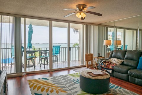 Condo in Saint Petersburg, Florida, 3 bedrooms № 2196058 - photo 16